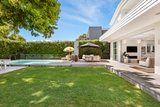 https://images.listonce.com.au/custom/160x/listings/27-mills-street-hampton-vic-3188/582/01680582_img_23.jpg?o4_yp-oZ440
