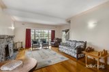 https://images.listonce.com.au/custom/160x/listings/27-nash-road-box-hill-south-vic-3128/459/01989459_img_04.jpg?rFkfWLld5Fs