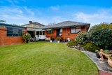 https://images.listonce.com.au/custom/160x/listings/27-palm-beach-crescent-mount-waverley-vic-3149/161/01916161_img_10.jpg?VOdNfulmqeA