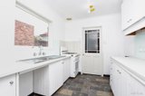 https://images.listonce.com.au/custom/160x/listings/27-parkville-street-richmond-vic-3121/565/01939565_img_03.jpg?pyTOaEs_7C0