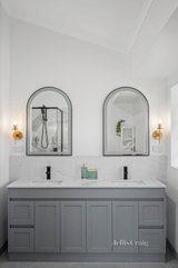 https://images.listonce.com.au/custom/160x/listings/27-partridge-way-mooroolbark-vic-3138/670/01701670_img_10.jpg?AtGDevvInA4