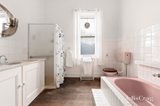 https://images.listonce.com.au/custom/160x/listings/27-raleigh-street-essendon-vic-3040/673/01752673_img_10.jpg?hv4_m5hnuZc