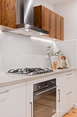https://images.listonce.com.au/custom/160x/listings/27-reserve-avenue-mitcham-vic-3132/989/01741989_img_06.jpg?pWDE16pSJKw