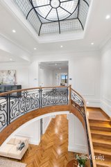 https://images.listonce.com.au/custom/160x/listings/27-rob-roy-street-glen-waverley-vic-3150/148/01954148_img_19.jpg?iPfPOrCIAiQ