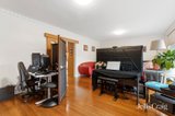 https://images.listonce.com.au/custom/160x/listings/27-saint-clair-crescent-mount-waverley-vic-3149/674/01954674_img_04.jpg?tuGdwcXVzMk