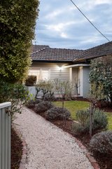 https://images.listonce.com.au/custom/160x/listings/27-shiers-street-alphington-vic-3078/139/01276139_img_20.jpg?7zK72n6D_0A