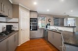 https://images.listonce.com.au/custom/160x/listings/27-st-chester-avenue-lake-gardens-vic-3355/603/01584603_img_10.jpg?pUbaZ89TGNw