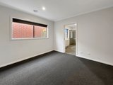 https://images.listonce.com.au/custom/160x/listings/27-sundews-crescent-armstrong-creek-vic-3217/202/01907202_img_08.jpg?8ZpNlKsrsIU