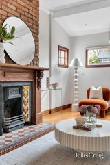 https://images.listonce.com.au/custom/160x/listings/27-sutherland-street-brunswick-vic-3056/808/01809808_img_11.jpg?kA4mReZ732U