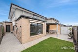 https://images.listonce.com.au/custom/160x/listings/27-truffle-circuit-mount-duneed-vic-3217/937/01806937_img_16.jpg?GLf9C8-mh34