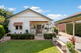 https://images.listonce.com.au/custom/160x/listings/27-tweedside-street-essendon-vic-3040/915/01898915_img_10.jpg?U3Y4oH86LoM