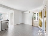 https://images.listonce.com.au/custom/160x/listings/27-vivianne-avenue-mont-albert-north-vic-3129/597/01950597_img_05.jpg?F7K4MQ3hevE