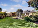 https://images.listonce.com.au/custom/160x/listings/27-vivianne-avenue-mont-albert-north-vic-3129/597/01950597_img_10.jpg?NVnQJwzSINc