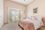 https://images.listonce.com.au/custom/160x/listings/27-wickham-grove-strathmore-vic-3041/217/01815217_img_06.jpg?khK4R0mE7aw