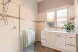 https://images.listonce.com.au/custom/160x/listings/27-wickham-grove-strathmore-vic-3041/217/01815217_img_07.jpg?39qTtgR5SZU