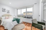 https://images.listonce.com.au/custom/160x/listings/27-windsor-avenue-mount-waverley-vic-3149/268/01557268_img_06.jpg?dUY981P-cHg