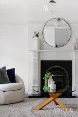 https://images.listonce.com.au/custom/160x/listings/27-woodhouse-grove-box-hill-north-vic-3129/096/01982096_img_05.jpg?rQ0U14diphE