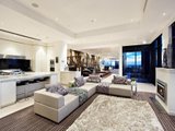 https://images.listonce.com.au/custom/160x/listings/270180-clarendon-street-southbank-vic-3006/716/01731716_img_03.jpg?MnfITy-qOmY