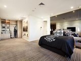 https://images.listonce.com.au/custom/160x/listings/270180-clarendon-street-southbank-vic-3006/716/01731716_img_08.jpg?dO9cpDTJXhI