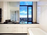 https://images.listonce.com.au/custom/160x/listings/270180-clarendon-street-southbank-vic-3006/716/01731716_img_09.jpg?P-KNAZymgEc
