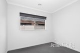 https://images.listonce.com.au/custom/160x/listings/2711-bond-street-mount-pleasant-vic-3350/144/01864144_img_05.jpg?06cf_U4MO-M