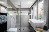 https://images.listonce.com.au/custom/160x/listings/27125-oxford-street-collingwood-vic-3066/937/01681937_img_11.jpg?_1TWi6K5EZw