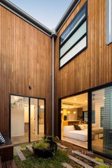 https://images.listonce.com.au/custom/160x/listings/272-clarke-street-northcote-vic-3070/869/01647869_img_12.jpg?ZXGLTLJKYig