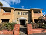 https://images.listonce.com.au/custom/160x/listings/272-mckillop-street-geelong-vic-3220/748/01740748_img_04.jpg?V7F_42I-R2k