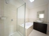 https://images.listonce.com.au/custom/160x/listings/272-neerim-road-carnegie-vic-3163/598/01704598_img_05.jpg?HhCkYnc2sPc