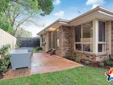 https://images.listonce.com.au/custom/160x/listings/273-cardigan-road-mooroolbark-vic-3138/251/01526251_img_10.jpg?hQi5OKvNBiY