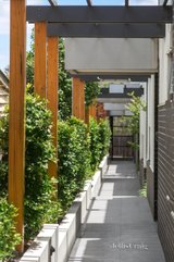 https://images.listonce.com.au/custom/160x/listings/273-princess-street-kew-vic-3101/096/01318096_img_04.jpg?upsMoNfz_5g