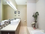 https://images.listonce.com.au/custom/160x/listings/2737-ascot-vale-road-ascot-vale-vic-3032/020/01614020_img_07.jpg?l677Mg_iv1Y