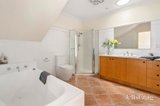 https://images.listonce.com.au/custom/160x/listings/274-buckley-street-essendon-vic-3040/279/01809279_img_16.jpg?Xx3itLM73SE