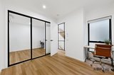 https://images.listonce.com.au/custom/160x/listings/274-nott-street-port-melbourne-vic-3207/716/01986716_img_05.jpg?41HZ5tJ97pg