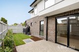 https://images.listonce.com.au/custom/160x/listings/275-greenwood-drive-bundoora-vic-3083/986/01951986_img_13.jpg?ZN1jFKb8LD0