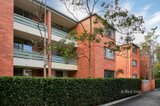 https://images.listonce.com.au/custom/160x/listings/276-haines-street-north-melbourne-vic-3051/688/01398688_img_08.jpg?cJTIBCgpzag