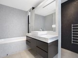 https://images.listonce.com.au/custom/160x/listings/279-marine-parade-elwood-vic-3184/773/01793773_img_06.jpg?xYHboh7_Lms
