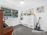 https://images.listonce.com.au/custom/160x/listings/279-taylor-road-mooroolbark-vic-3138/912/01525912_img_07.jpg?C6eSqK3Z7uU