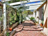 https://images.listonce.com.au/custom/160x/listings/27a-austin-avenue-elwood-vic-3184/668/01791668_img_04.jpg?MVtzCPLg42g