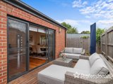 https://images.listonce.com.au/custom/160x/listings/27a-cherylnne-crescent-kilsyth-vic-3137/761/01525761_img_10.jpg?cUHbs8zWS3g