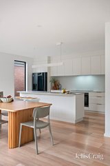 https://images.listonce.com.au/custom/160x/listings/27a-highland-crescent-mooroolbark-vic-3138/883/01942883_img_06.jpg?kbvCGJh5S1E