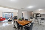 https://images.listonce.com.au/custom/160x/listings/28-akoonah-close-donvale-vic-3111/043/01559043_img_03.jpg?KMc6dTlyw00