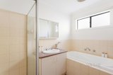 https://images.listonce.com.au/custom/160x/listings/28-ardrie-road-malvern-east-vic-3145/743/01606743_img_09.jpg?Sk4nYH-zmgA