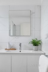 https://images.listonce.com.au/custom/160x/listings/28-baringhup-street-cheltenham-vic-3192/830/01444830_img_07.jpg?R_5JZ1kA8cY