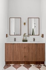 https://images.listonce.com.au/custom/160x/listings/28-barry-street-brunswick-vic-3056/395/01899395_img_11.jpg?jZ46e-vNkTI