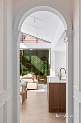 https://images.listonce.com.au/custom/160x/listings/28-barry-street-brunswick-vic-3056/395/01899395_img_15.jpg?AYmwSnIZGkY