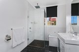 https://images.listonce.com.au/custom/160x/listings/28-bodkin-street-kyneton-vic-3444/916/00406916_img_06.jpg?P4-0Uve7wmA