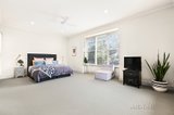 https://images.listonce.com.au/custom/160x/listings/28-bowen-road-sorrento-vic-3943/092/00557092_img_05.jpg?IwAzqdKrIO4