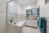 https://images.listonce.com.au/custom/160x/listings/28-brian-street-bentleigh-east-vic-3165/834/01051834_img_13.jpg?nZxe_nGlXHc