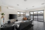 https://images.listonce.com.au/custom/160x/listings/28-damask-way-mernda-vic-3754/989/01652989_img_02.jpg?_gh1yERDdME